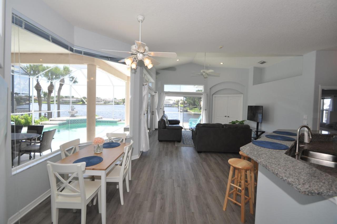 Sunset Bay Beautiful Pool Home - Bring Your Boat Or Jet Ski - Canal With Dock- Sleeps 10 - 4 Bd Палм Коуст Екстериор снимка