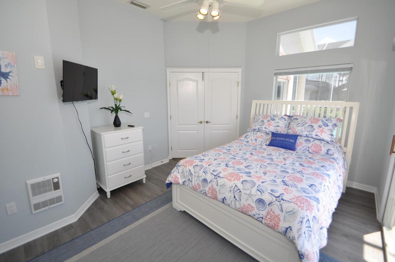 Sunset Bay Beautiful Pool Home - Bring Your Boat Or Jet Ski - Canal With Dock- Sleeps 10 - 4 Bd Палм Коуст Екстериор снимка