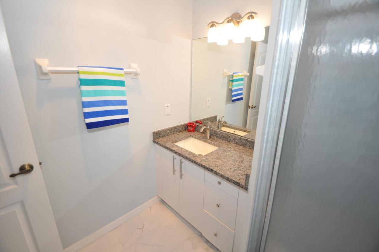 Sunset Bay Beautiful Pool Home - Bring Your Boat Or Jet Ski - Canal With Dock- Sleeps 10 - 4 Bd Палм Коуст Екстериор снимка
